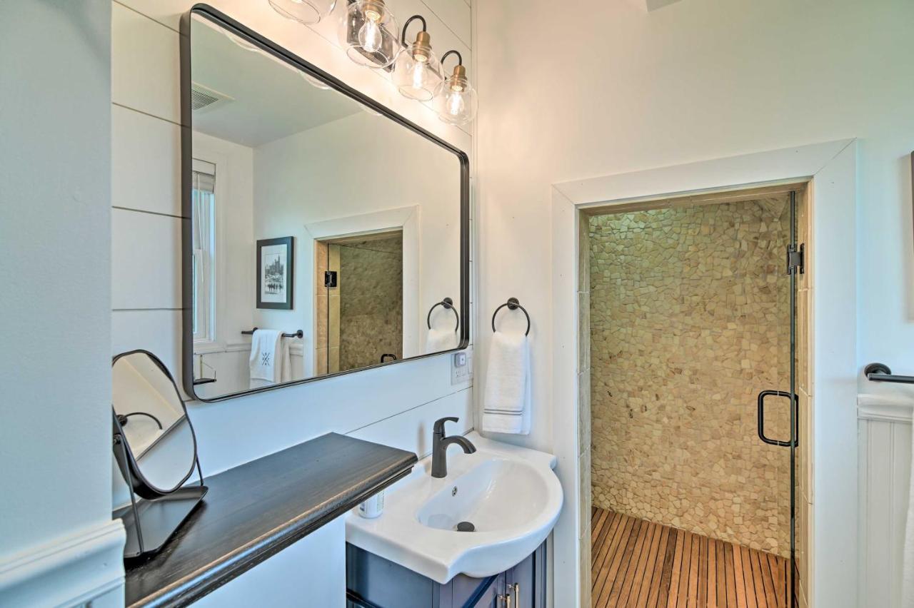 Stylish Studio With Fireplace About 3 Mi From Dtwn! Саратога Спрингс Екстериор снимка